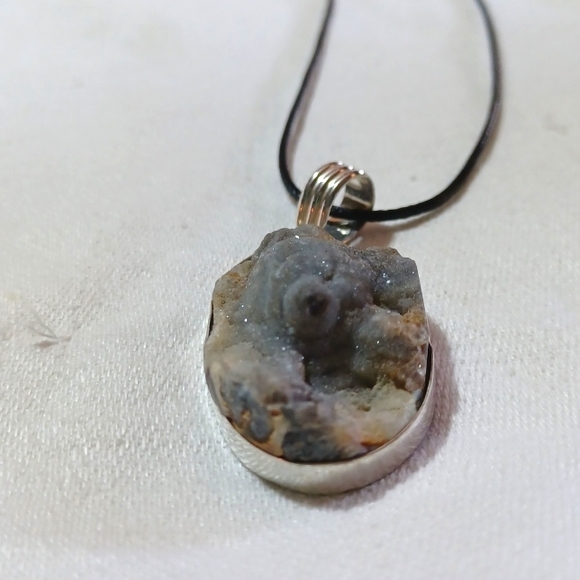 Desert rose druzy pendant necklace stone shiny glittery handmade jewelry silver - Picture 2 of 5